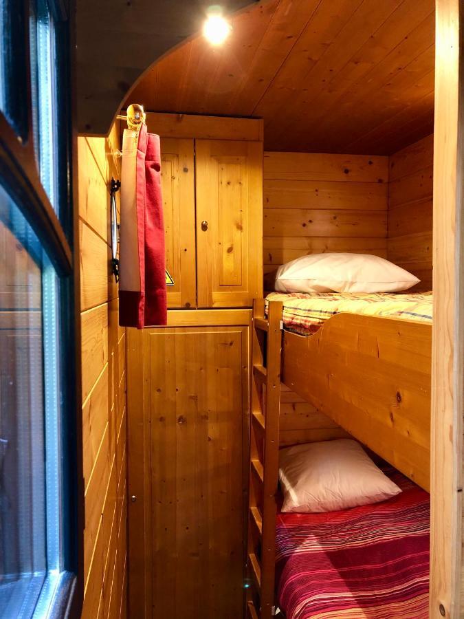 Millygite Roulotte - 4 Seasons Chalet-On-Wheels 外观 照片